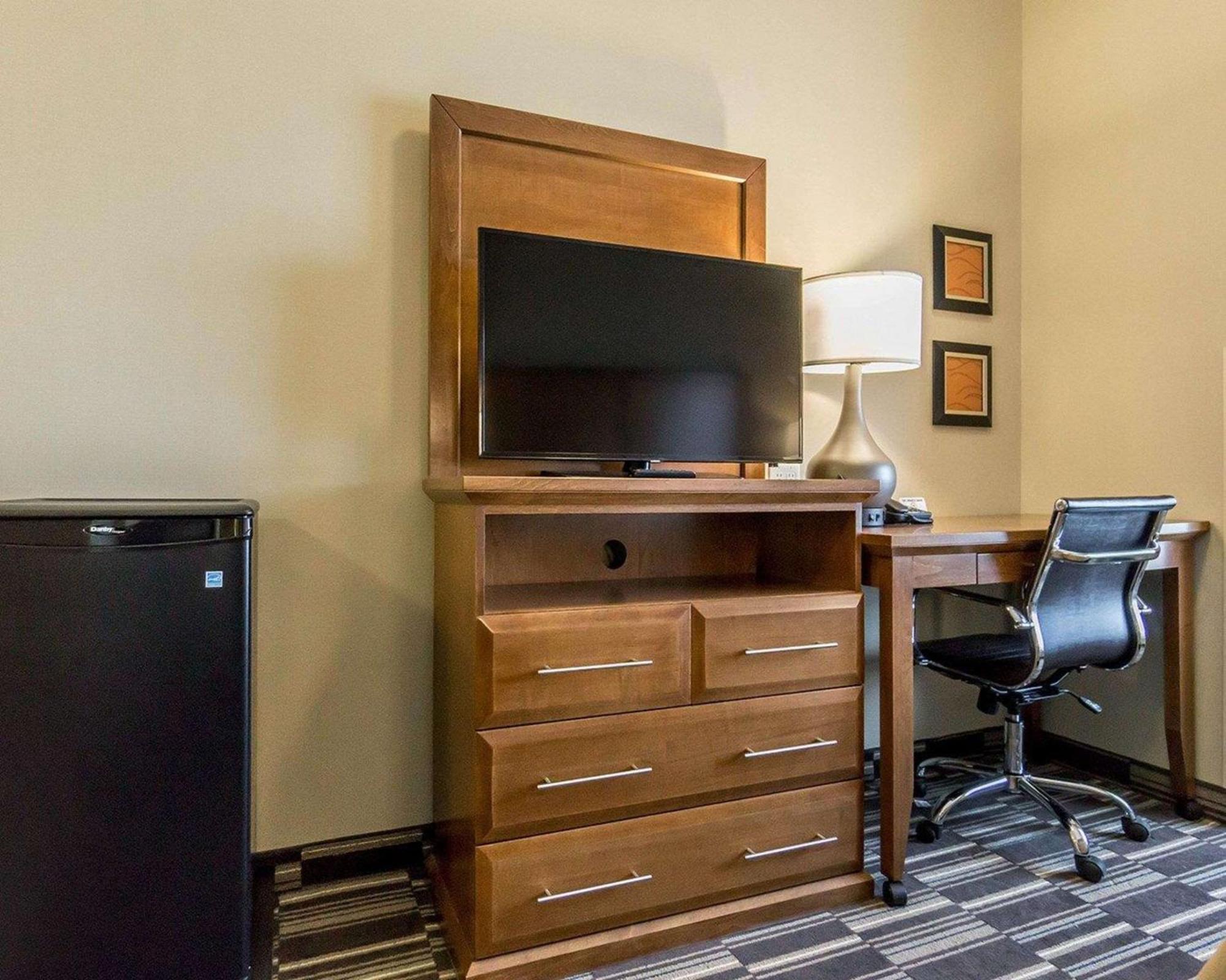 Comfort Inn & Suites Edmonton International Airport Nisku Zewnętrze zdjęcie