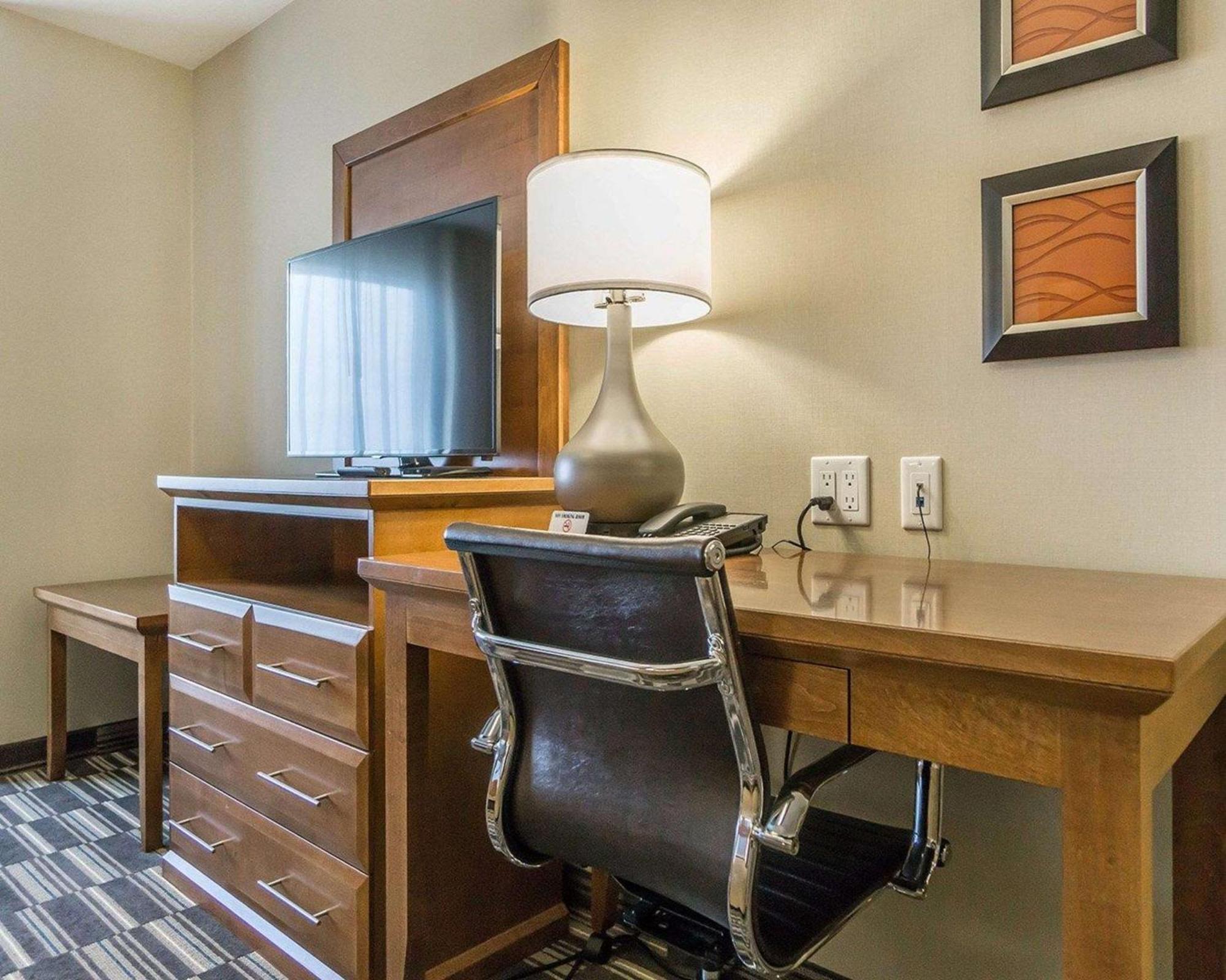 Comfort Inn & Suites Edmonton International Airport Nisku Zewnętrze zdjęcie