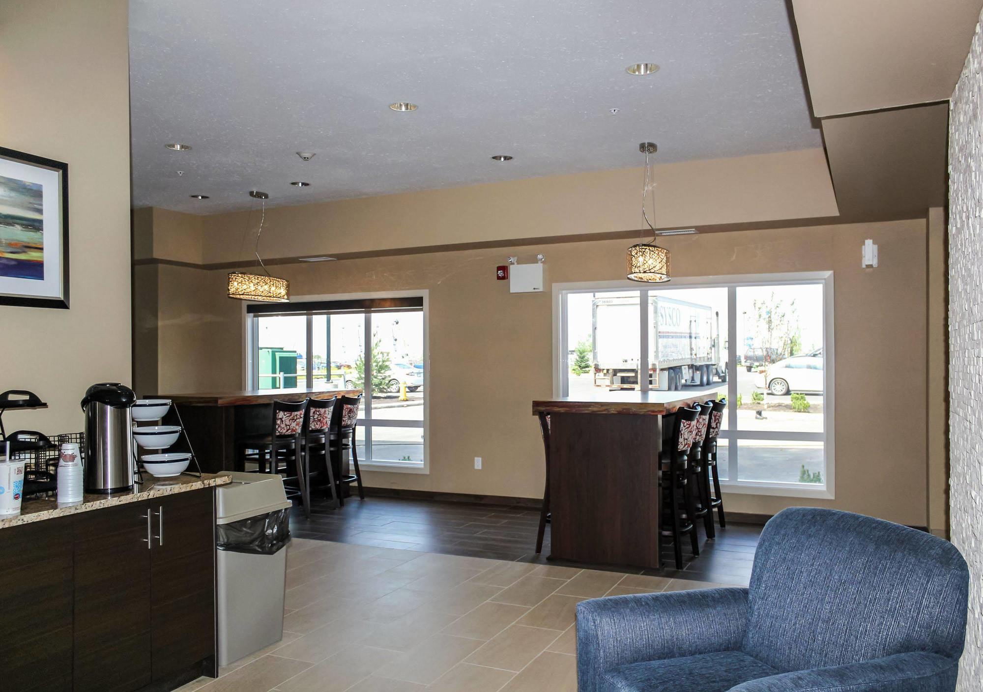 Comfort Inn & Suites Edmonton International Airport Nisku Zewnętrze zdjęcie